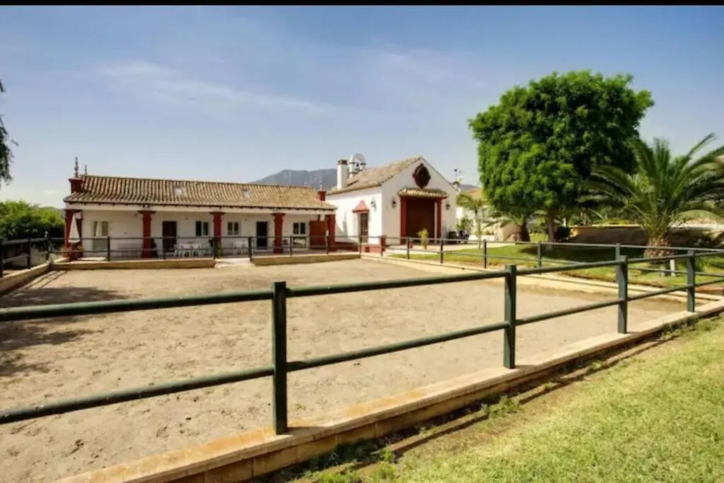 Casa rural Mijas. Cerca playa y montaña con jardín Fuengirola